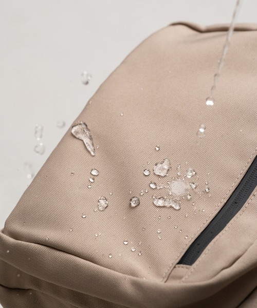 MURA(ムラ)の「サスティナブル R-PET 撥水抗菌 7ポケット 大容量 スクエア ショルダーバッグ(ショルダーバッグ・メンズ・ブラック/サンドグレー/グレー・FREE)」の22枚目の写真