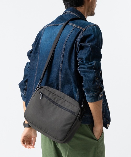 MURA(ムラ)の「サスティナブル R-PET 撥水抗菌 7ポケット 大容量 スクエア ショルダーバッグ(ショルダーバッグ・メンズ・ブラック/サンドグレー/グレー・FREE)」の7枚目の写真