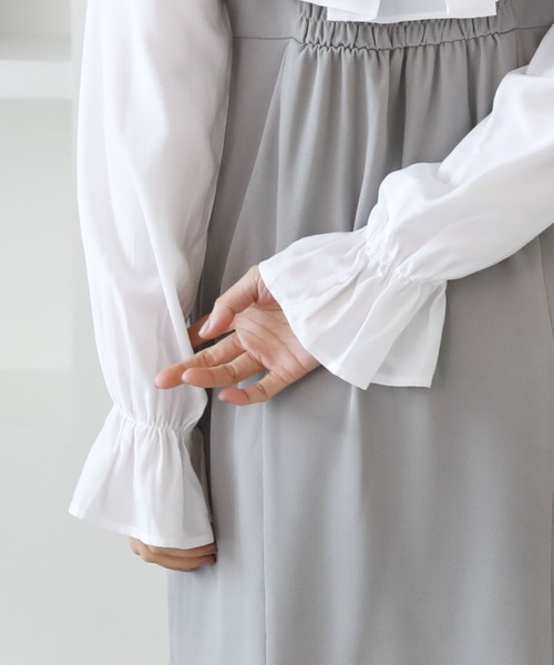 archives(アルシーヴ)の「タックカラー付レイヤードワンピース(ワンピース・レディース・グレイッシュベージュ/ブラック/ベージュ・MEDIUM)」の13枚目の写真