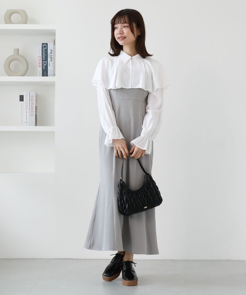 archives(アルシーヴ)の「タックカラー付レイヤードワンピース(ワンピース・レディース・グレイッシュベージュ/ブラック/ベージュ・MEDIUM)」の9枚目の写真