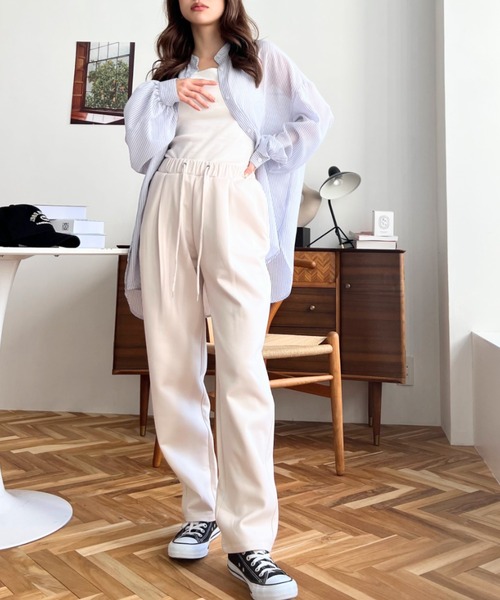 moment+（モーメントプラス）の「【セットアップ対応】ダンボールイージータックパンツ（その他パンツ・レディース・ブラック/アイボリー/グレイッシュベージュ・M/L）」の9枚目の写真