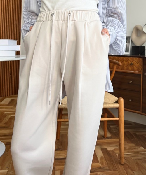 moment+（モーメントプラス）の「【セットアップ対応】ダンボールイージータックパンツ（その他パンツ・レディース・ブラック/アイボリー/グレイッシュベージュ・M/L）」の10枚目の写真