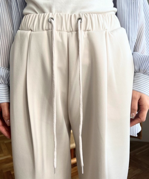 moment+（モーメントプラス）の「【セットアップ対応】ダンボールイージータックパンツ（その他パンツ・レディース・ブラック/アイボリー/グレイッシュベージュ・M/L）」の12枚目の写真