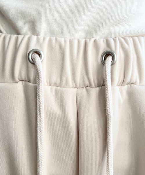 moment+（モーメントプラス）の「【セットアップ対応】ダンボールイージータックパンツ（その他パンツ・レディース・ブラック/アイボリー/グレイッシュベージュ・M/L）」の13枚目の写真