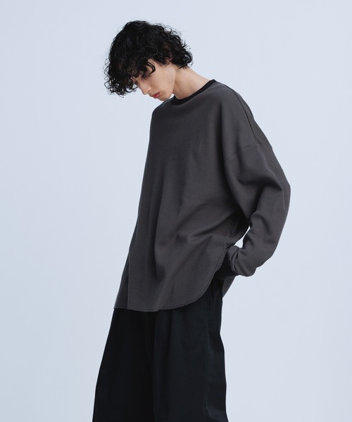 ADAM ET ROPE'(アダムエロペ)の「【WEB限定】ボリュームスリーブ サーマル ロングスリーブ カットソー / 2トーン / ユニセックス(Tシャツ/カットソー・メンズ・ホワイト/ブラック/グレー・M/L)」の15枚目の写真