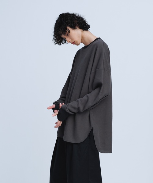 ADAM ET ROPE'(アダムエロペ)の「【WEB限定】ボリュームスリーブ サーマル ロングスリーブ カットソー / 2トーン / ユニセックス(Tシャツ/カットソー・メンズ・ホワイト/ブラック/グレー・M/L)」の16枚目の写真