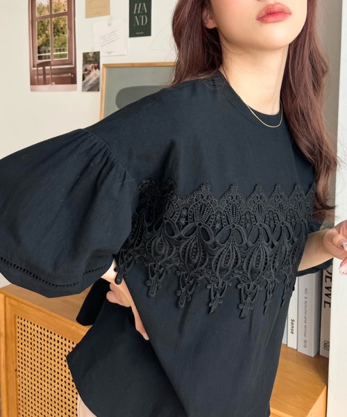 moment+（モーメントプラス）の「フロントモチーフ五分袖レース