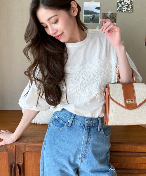 moment+（モーメントプラス）の「フロントモチーフ五分袖レース