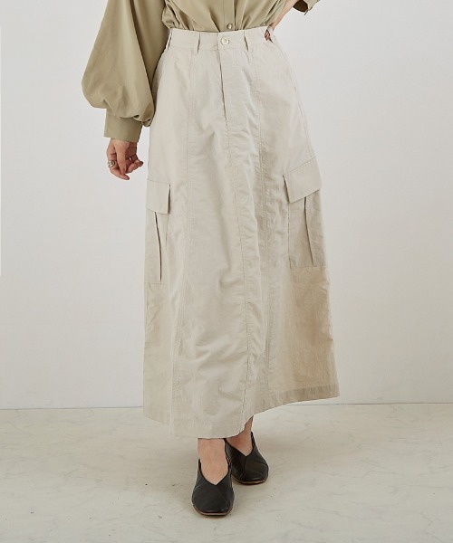 PAPAVER(パパヴェル)の「【PAPAVER】ミリタリーフレアーSK(スカート・レディース・ブラック/カーキ/アイボリー・MEDIUM)」の2枚目の写真