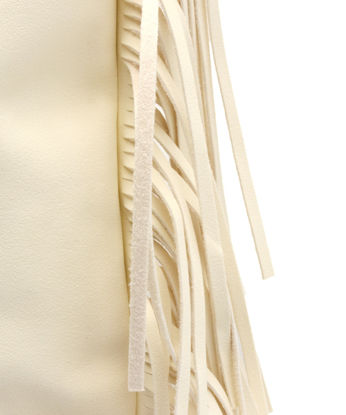 Chico(チコ)の「フリンジ付2WAYリュック(バックパック/リュック・レディース・グレー/ホワイト/カーキ・FREE)」の12枚目の写真