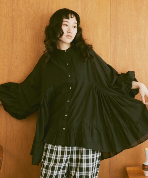 Libra Cue(リブラ キュー)の「バルーンスリーブティアードブラウス(シャツ/ブラウス・レディース・ブラック/ピンク/カーキ/アイボリー・FREE)」の10枚目の写真