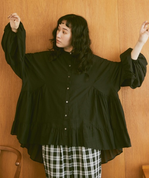 Libra Cue(リブラ キュー)の「バルーンスリーブティアードブラウス(シャツ/ブラウス・レディース・ブラック/ピンク/カーキ/アイボリー・FREE)」の8枚目の写真