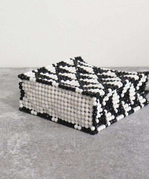 Casselini（キャセリーニ）の「【CASSELINI/キャセリーニ】パターンビーズバッグ（トートバッグ・レディース・ホワイト系その他5/ブラック系その他4・FREE）」の8枚目の写真