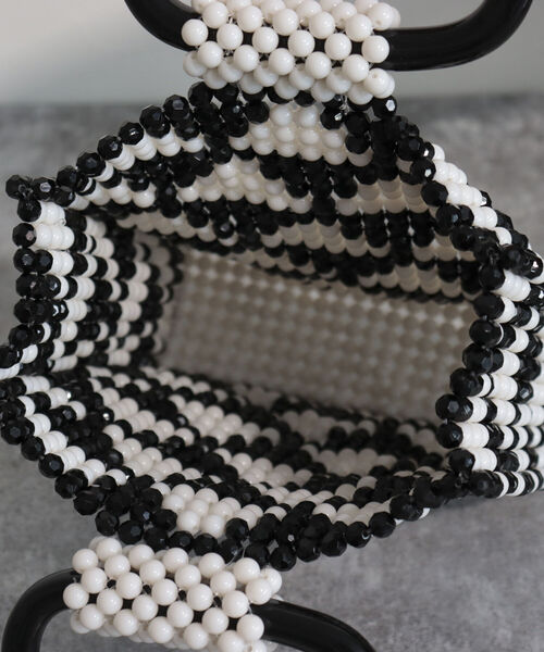 Casselini（キャセリーニ）の「【CASSELINI/キャセリーニ】パターンビーズバッグ（トートバッグ・レディース・ホワイト系その他5/ブラック系その他4・FREE）」の11枚目の写真