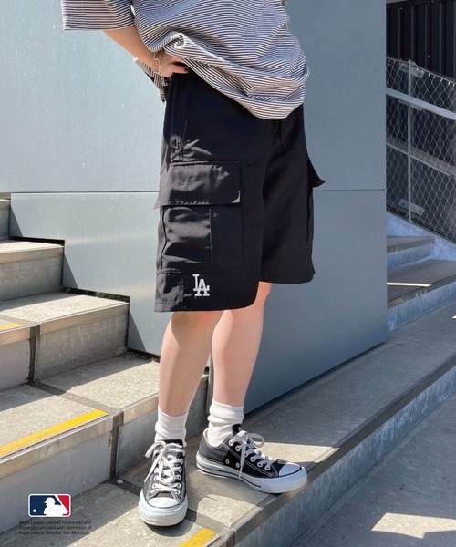 MLB(メジャーリーグベースボール)の「【MLB/エムエルビー】ロゴ刺繍カーゴショートパンツ(その他パンツ・メンズ・カーキ/ブラック/ネイビー・MEDIUM/LARGE)」の2枚目の写真
