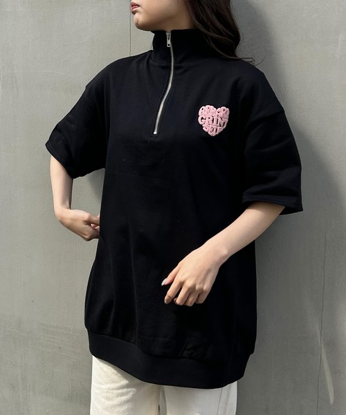 INGNI(イング)の「ハーフZIP BACKハートロゴミニスウェット半袖チュニック(その他トップス・レディース・ベージュ系その他3/ベージュ系その他4/ピンク系6/ブラック×ピンク・M)」の5枚目の写真
