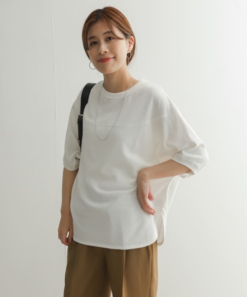 URBAN RESEARCH DOORS(アーバンリサーチドアーズ)の「スラブインレイ切替プルオーバー(Tシャツ/カットソー・レディース・チャコールグレー/オフホワイト/ライトカーキ・MEDIUM)」の2枚目の写真