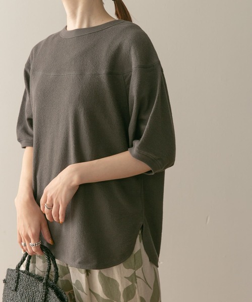 URBAN RESEARCH DOORS(アーバンリサーチドアーズ)の「スラブインレイ切替プルオーバー(Tシャツ/カットソー・レディース・チャコールグレー/オフホワイト/ライトカーキ・MEDIUM)」の8枚目の写真