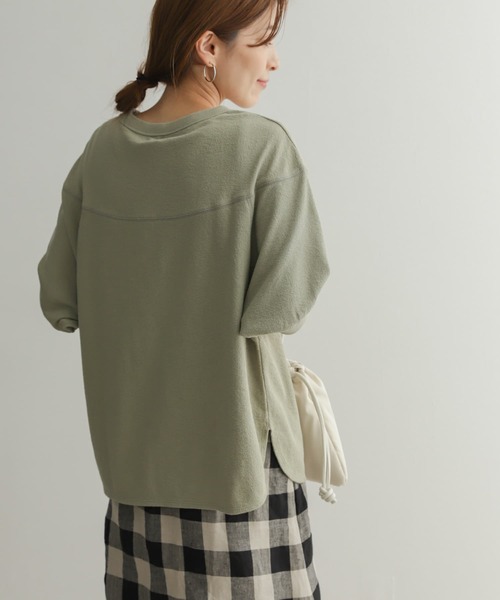 URBAN RESEARCH DOORS(アーバンリサーチドアーズ)の「スラブインレイ切替プルオーバー(Tシャツ/カットソー・レディース・チャコールグレー/オフホワイト/ライトカーキ・MEDIUM)」の18枚目の写真