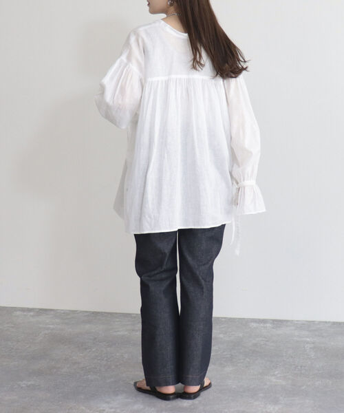 fredy emue（フレディエミュ）の「【fredyemueフレディエミュ】リネン混2WAYボウタイシャツ（シャツ/ブラウス・レディース・ベージュ/チャコールグレー/オフホワイト・38）」の7枚目の写真