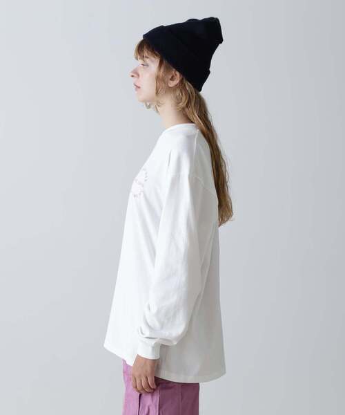 AVIREX(アヴィレックス)の「《直営店限定》L/S VARSITY LOGO T-SHIRT/ バーシティロゴTシャツ(Tシャツ/カットソー・レディース・ホワイト系2/ダークグリーン系/ブラック・F)」の21枚目の写真