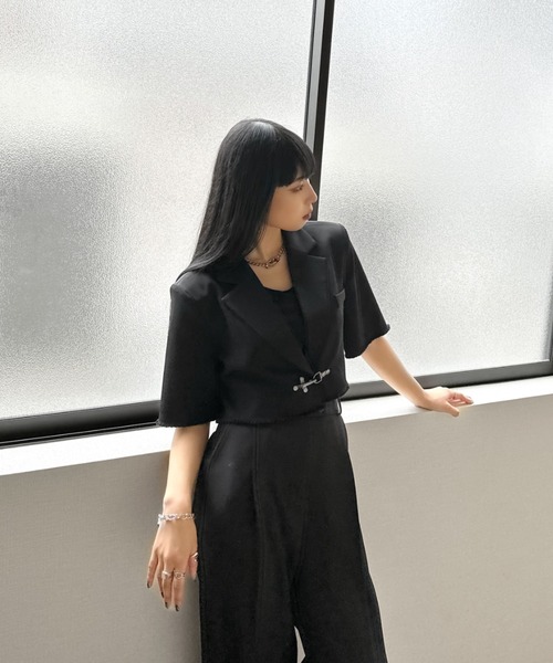 LVEU.（ラブユ.）の「【セットアップ対応】Design hook cropped