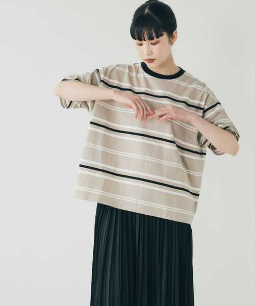 FORK&SPOON（フォークアンドスプーン）の「FORK&SPOON　ランダムボーダーTシャツ（Tシャツ/カットソー・レディース・ベージュ/ネイビー・1）」の4枚目の写真