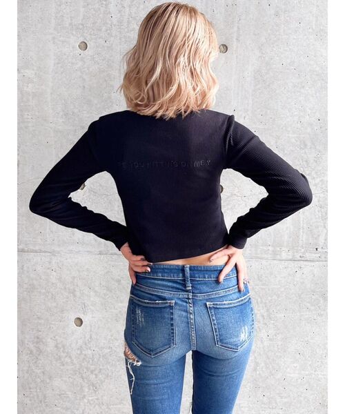 GYDA(ジェイダ)の「BACK EMBROIDERYヘンリーネック TOPS(Tシャツ/カットソー・レディース・ブラック/オフホワイト・FREE)」の17枚目の写真