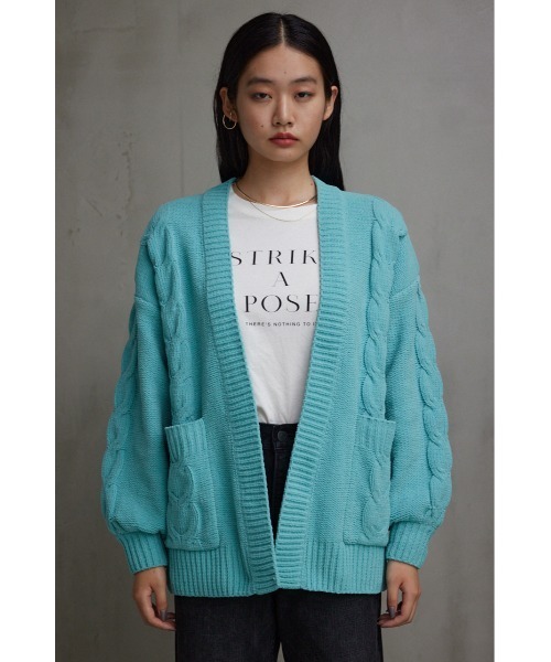 AZUL by moussy（アズールバイマウジー）の「シェニールケーブルニットカーディガン（カーディガン/ボレロ・レディース・ブラック/グレー/アイボリー/ミント・SMALL/MEDIUM）」の8枚目の写真