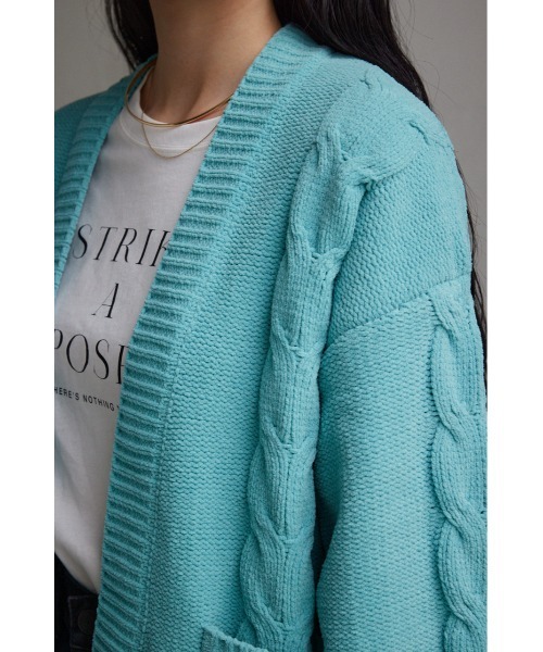 AZUL by moussy（アズールバイマウジー）の「シェニールケーブルニットカーディガン（カーディガン/ボレロ・レディース・ブラック/グレー/アイボリー/ミント・SMALL/MEDIUM）」の11枚目の写真