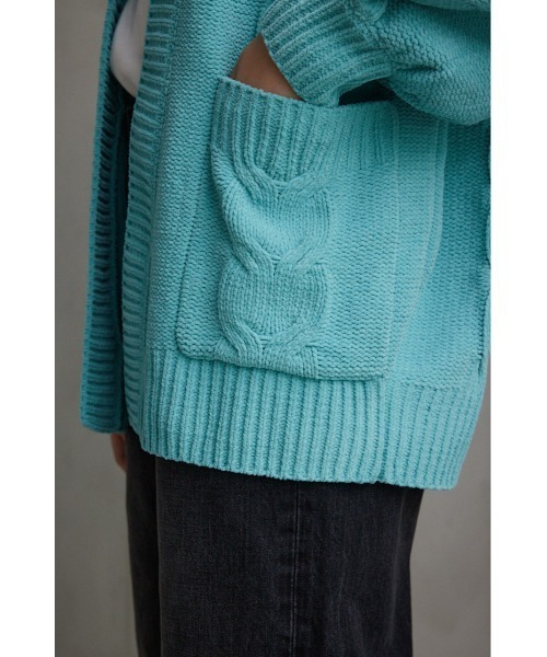 AZUL by moussy（アズールバイマウジー）の「シェニールケーブルニットカーディガン（カーディガン/ボレロ・レディース・ブラック/グレー/アイボリー/ミント・SMALL/MEDIUM）」の13枚目の写真