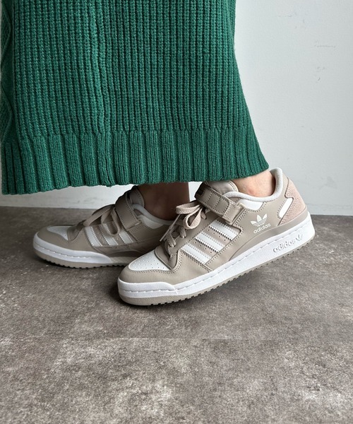 DouDou(ドゥドゥ)の「【adidas/アディダス】FORUM LOW(スニーカー・レディース・ベージュ・24cm/24.5cm)」の4枚目の写真