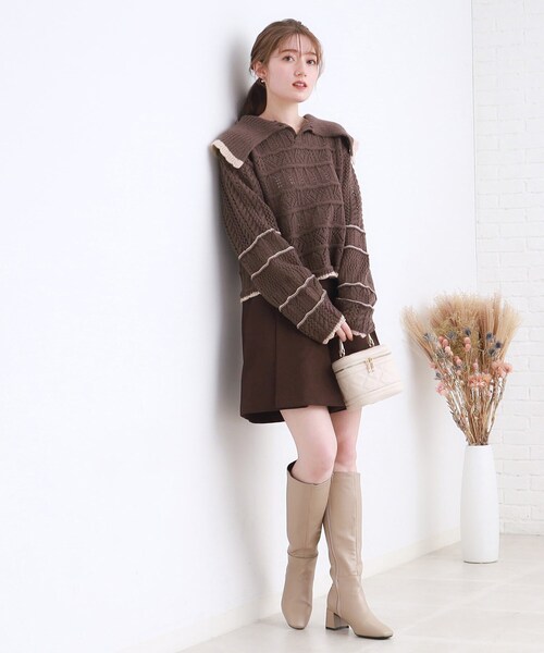 couture brooch（クチュールブローチ）の「◆透かし編みビッグカラーニット（ニット/セーター・レディース・オフホワイト/ピンク系/チャコールグレー・38）」の4枚目の写真