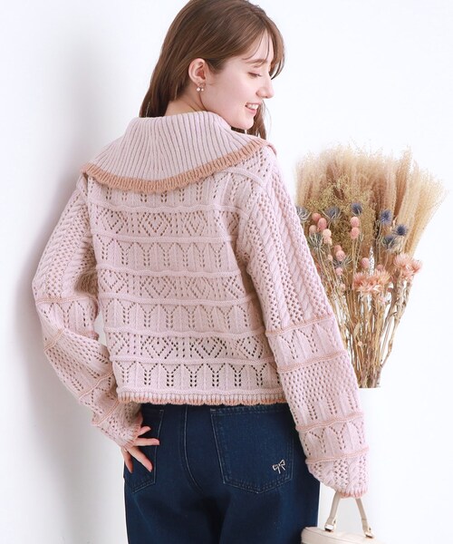 couture brooch（クチュールブローチ）の「◆透かし編みビッグカラーニット（ニット/セーター・レディース・オフホワイト/ピンク系/チャコールグレー・38）」の19枚目の写真