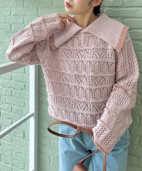 couture brooch（クチュールブローチ）の「◆透かし編みビッグカラーニット（ニット/セーター・レディース・オフホワイト/ピンク系/チャコールグレー・38）」の3枚目の写真