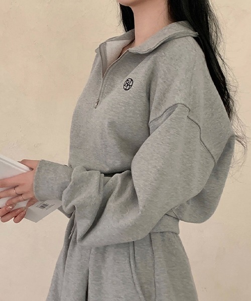 BEIDELLI（ベイデリー）の「[BELLIDE MADE] ワンポイント刺繍ハーフジップアップセミクロップドスウェット（スウェット・レディース・ネイビー/オートミール/ワインレッド/グレー・FREE）」の7枚目の写真