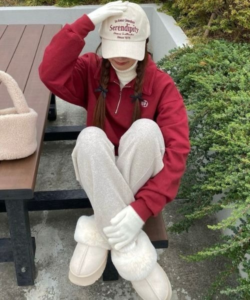 BEIDELLI（ベイデリー）の「[BELLIDE MADE] ワンポイント刺繍ハーフジップアップセミクロップドスウェット（スウェット・レディース・ネイビー/オートミール/ワインレッド/グレー・FREE）」の5枚目の写真