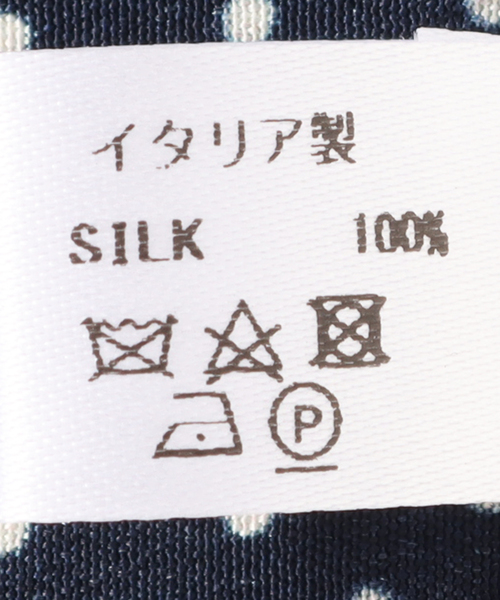 EDIFICE（エディフィス）の「EDIFICE オリジナル シルクドット ストール（ストール/ショール・メンズ・ネイビー/ブラック・FREE）」の6枚目の写真