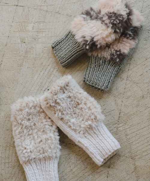 Kastane(カスタネ)の「【2023AWカタログ掲載】ファーニットアームウォーマー(アームカバー・レディース・グレー/アイボリー・FREE)」の11枚目の写真