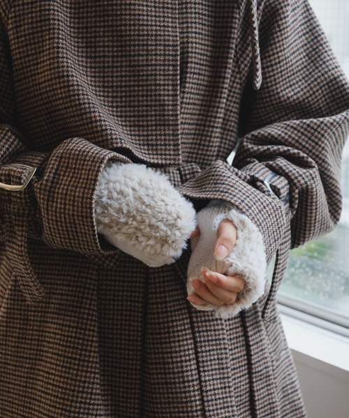 Kastane(カスタネ)の「【2023AWカタログ掲載】ファーニットアームウォーマー(アームカバー・レディース・グレー/アイボリー・FREE)」の5枚目の写真