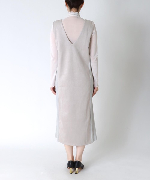 Cepica(セピカ)の「スエード×リブ断ち切りポッケワンピース(ジャンパースカート・レディース・ネイビー/グレイッシュベージュ・FREE)」の16枚目の写真