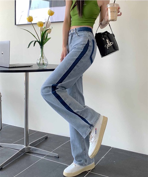 NANEA(ナネア)の「リメイク風色落ちデザインデニムストレートパンツ(デニムパンツ・レディース・ブルー・SMALL/MEDIUM/LARGE/X-LARGE)」の13枚目の写真