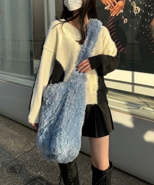 nemne store(ネンネストア)の「モンスターファーバッグ(ショルダーバッグ・レディース・ピンク/ブルー/アイボリー・フリー)」の12枚目の写真