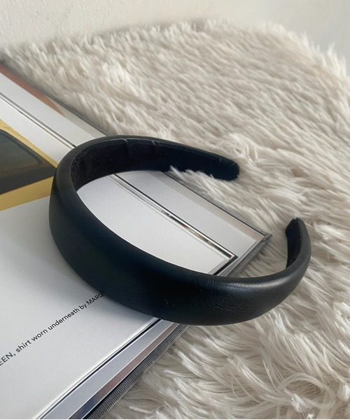 DouDou(ドゥドゥ)の「フェイクレザーカチューシャ(カチューシャ・レディース・グレー/ブラック・FREE)」の2枚目の写真