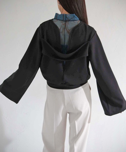 cheriella(シェリエラ)の「【cheriella】WEB限定カットジョーゼットバックデザインプルオーバー(Tシャツ/カットソー・レディース・ブラック/オフホワイト/ブルー・M)」の21枚目の写真