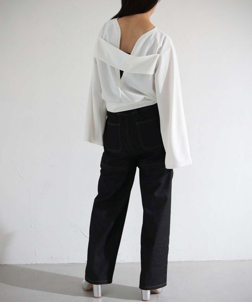 cheriella(シェリエラ)の「【cheriella】WEB限定カットジョーゼットバックデザインプルオーバー(Tシャツ/カットソー・レディース・ブラック/オフホワイト/ブルー・M)」の10枚目の写真