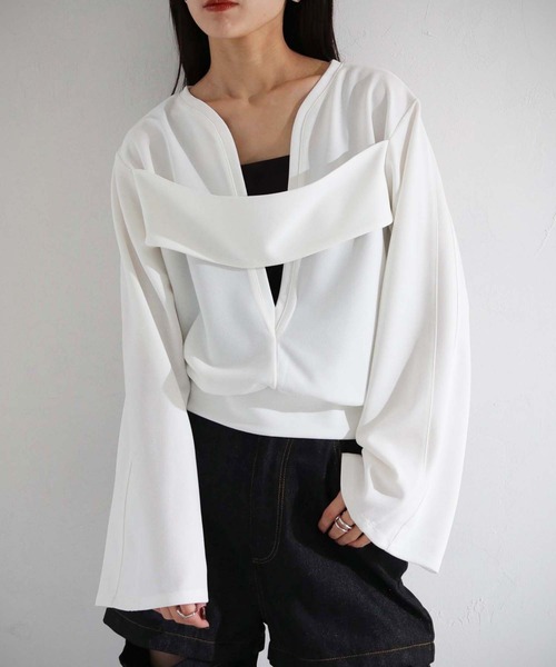 cheriella(シェリエラ)の「【cheriella】WEB限定カットジョーゼットバックデザインプルオーバー(Tシャツ/カットソー・レディース・ブラック/オフホワイト/ブルー・M)」の11枚目の写真