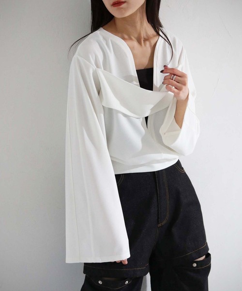 cheriella(シェリエラ)の「【cheriella】WEB限定カットジョーゼットバックデザインプルオーバー(Tシャツ/カットソー・レディース・ブラック/オフホワイト/ブルー・M)」の12枚目の写真