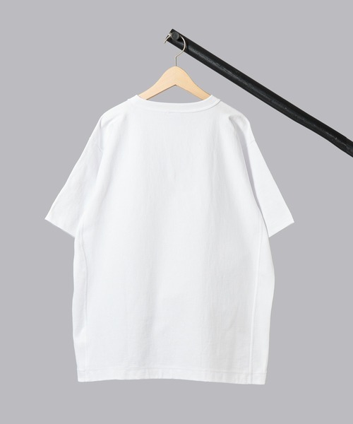 Champion(チャンピオン)の「【 Champion / チャンピオン 】REVERSE WEAVE SHORT POCKET SLEEVE T-SHIRT / リバースウィーブ ショートポケット スリーブ Tシャツ(Tシャツ/カットソー・メンズ・ブラック/ホワイト・X-LARGE/LARGE/MEDIUM)」の4枚目の写真