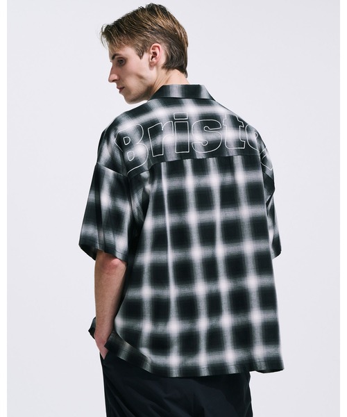 F.C.Real Bristol(エフシーレアルブリストル)の「BIG LOGO S/S BAGGY SHIRT(シャツ/ブラウス・メンズ・オフホワイト/ブラック/サックスブルー・SMALL/MEDIUM/LARGE/X-LARGE)」の4枚目の写真